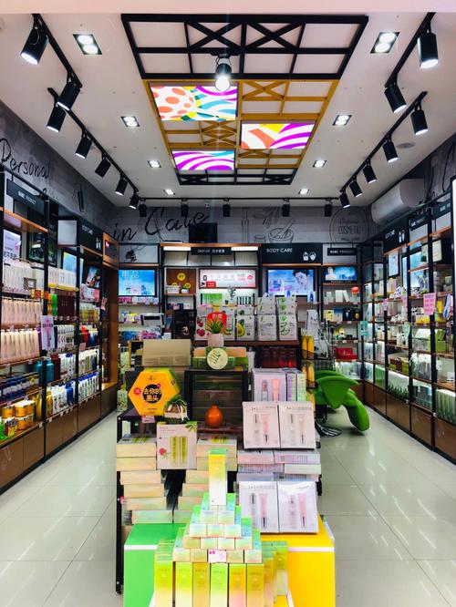 化妆品实体店是漂亮女孩的宝藏地